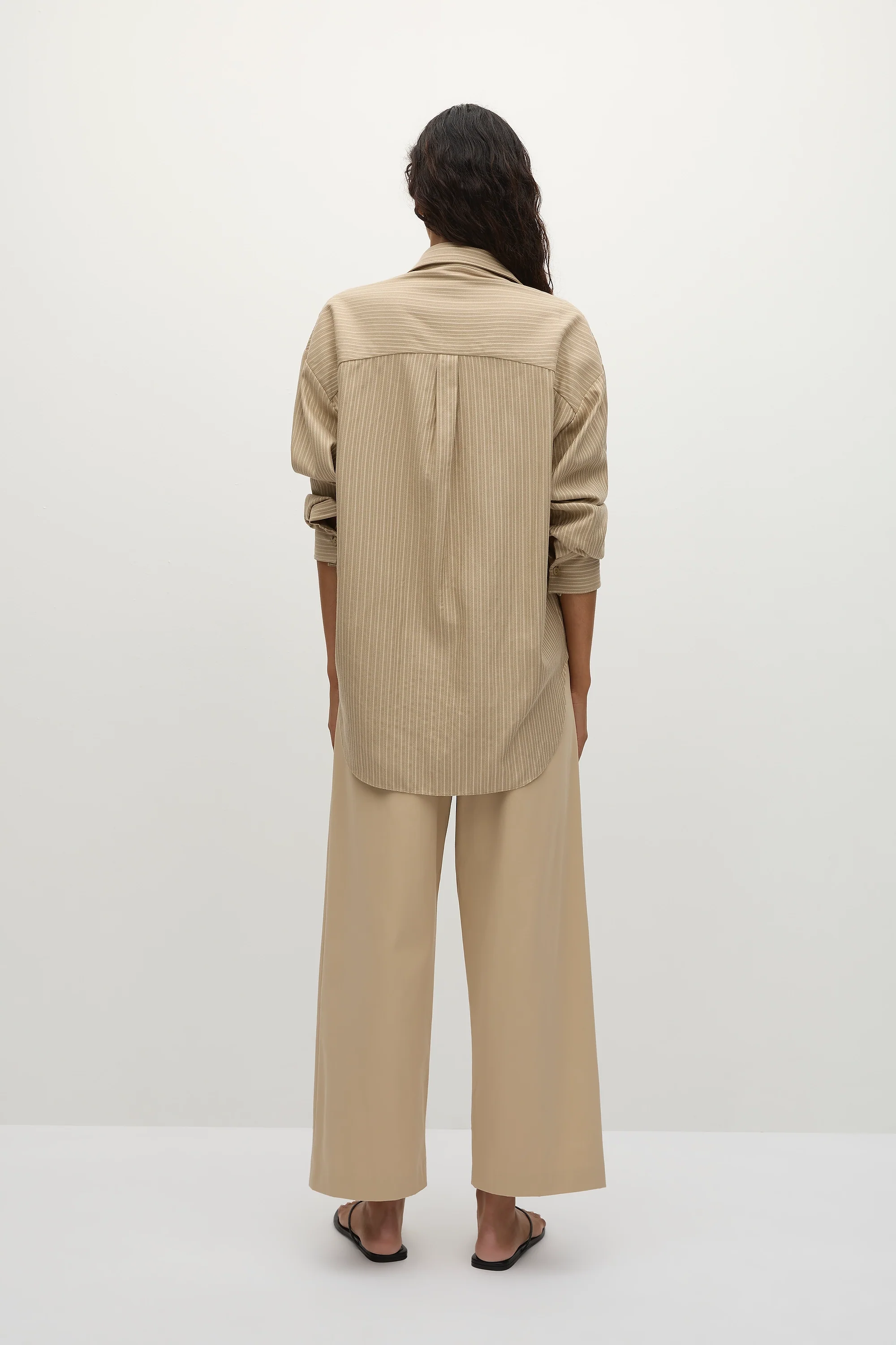 En Vau Oversized Shirt Pinstripe Fawn White - Final Sale - Image 6